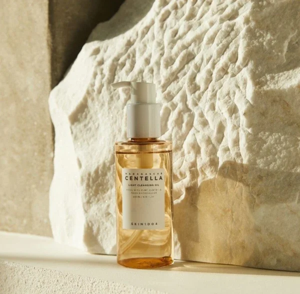 Centella Light Cleansing Oil Skin - Image 2